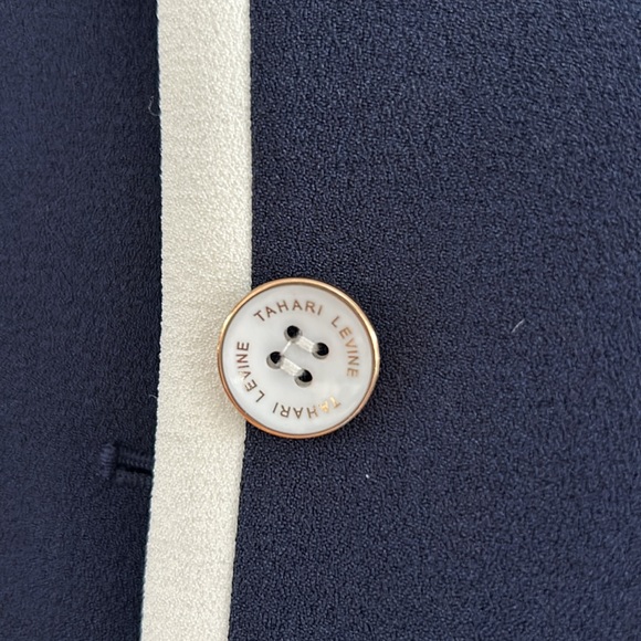 Tahari Arthur S. Levine Navy Blue Jacket and Pants, size 4 - Picture 4 of 9